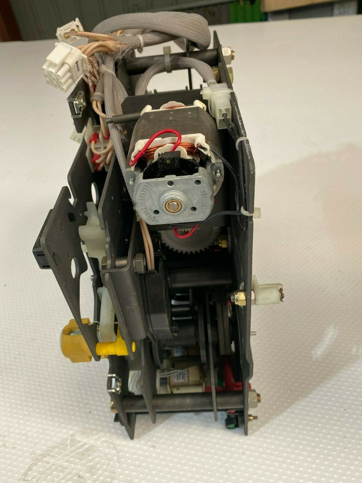 1pc x     Haute Tension SCHNEIDER Fluokit M24+  C440M mechanical control 