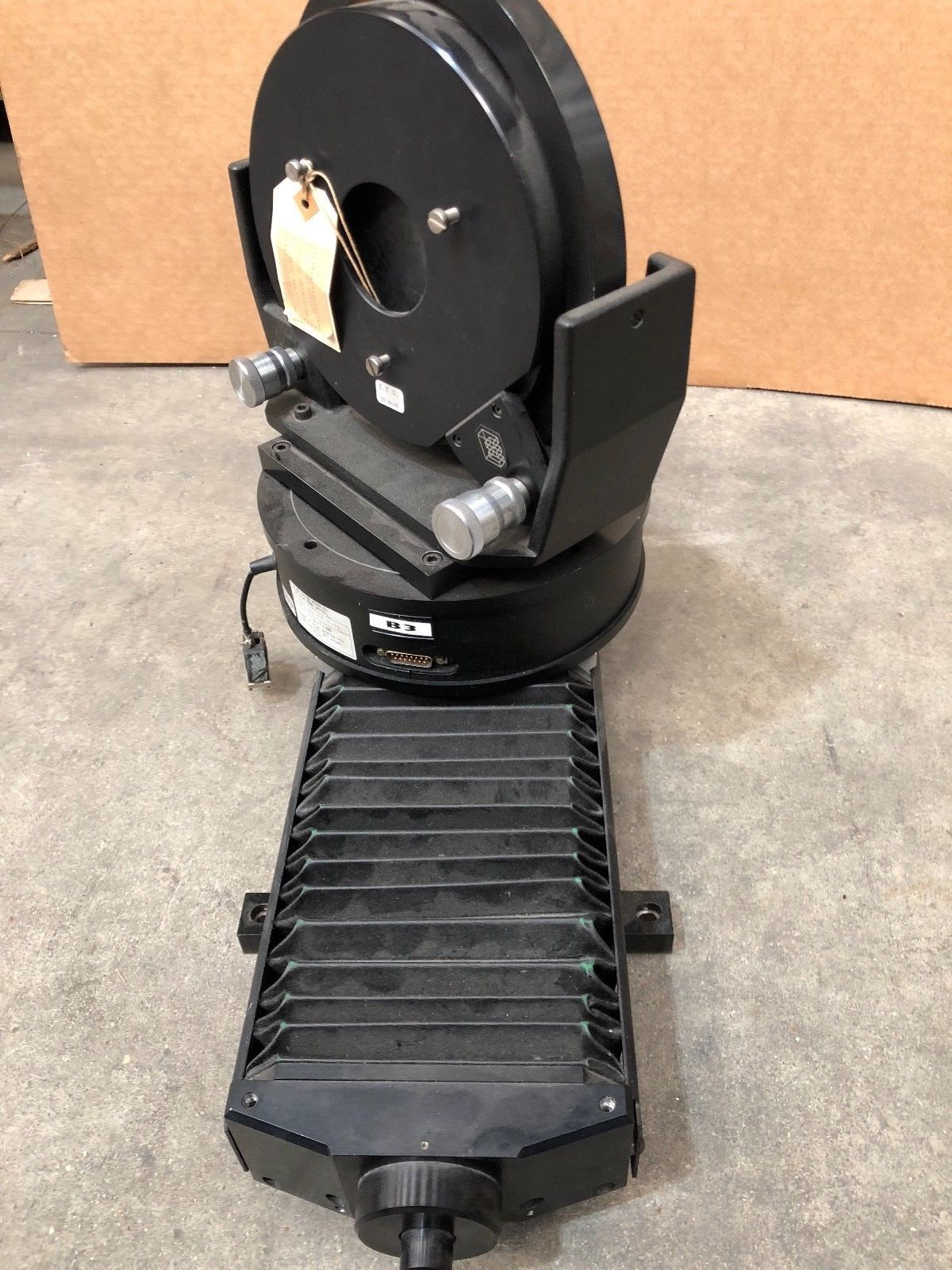 Banc optic EALING ELECTRO - OPTICS EEO outil provenant de chez Kinoptik Paris 3 - KLR Automation