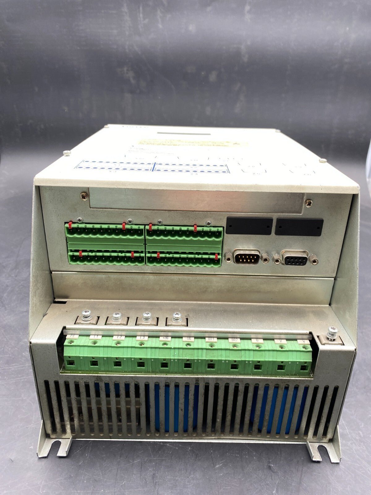 LENZE 8600 EVF8604 - E - V009 FREQUENCY INVERTER - KLR Automation
