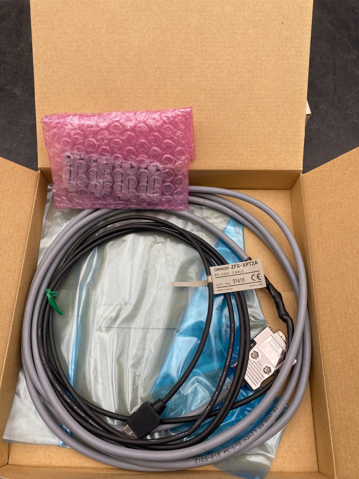 OMRON ZFX-XPT2A RS-232C CABLE 2m x1pc