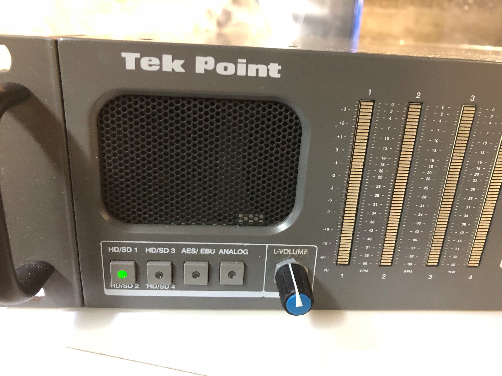  K2E Tek Point HD QUAD AUDIO VIDEO MONITOR QHDM-3408 BroadCast