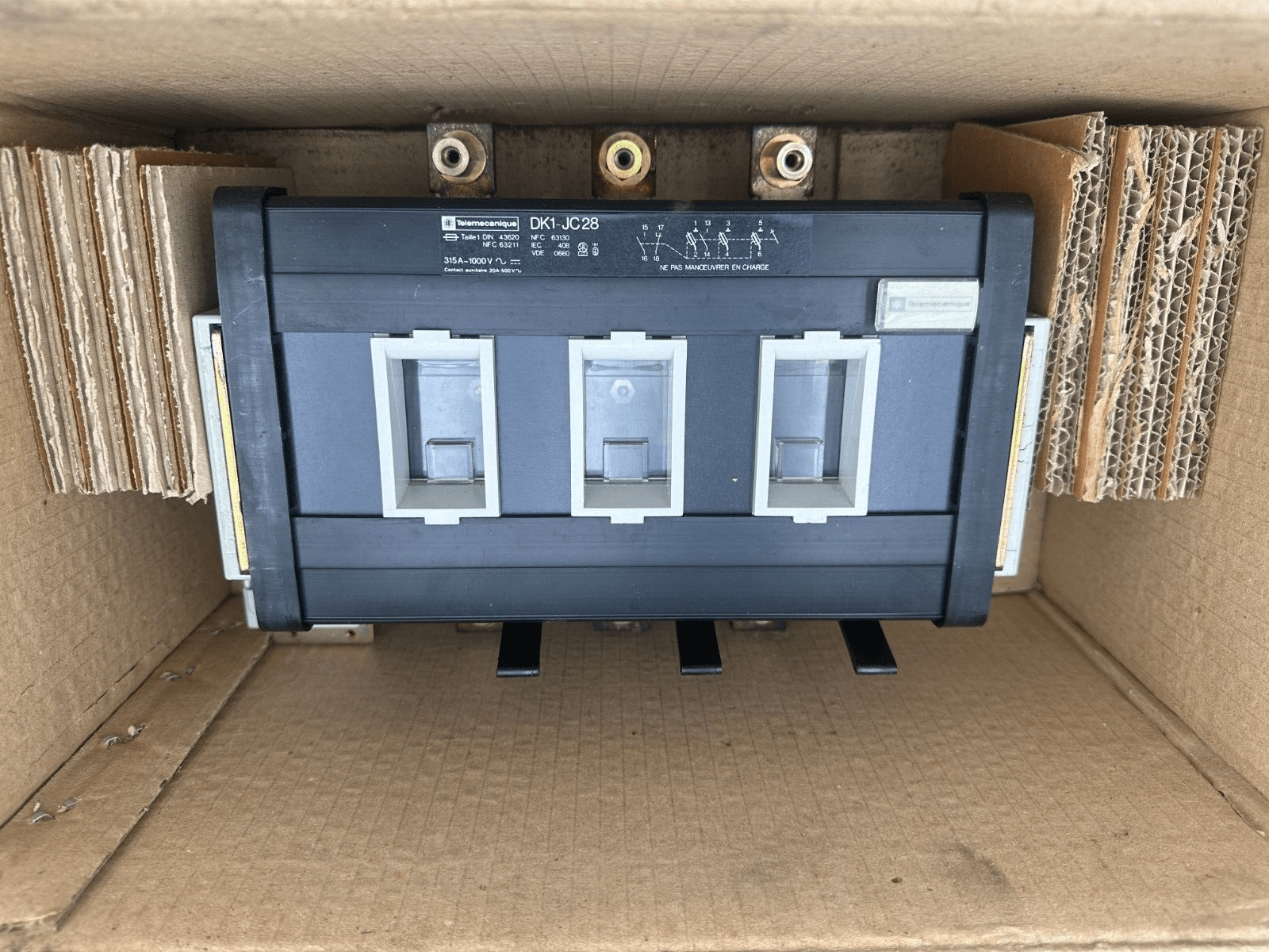 TELEMECANIQUE DK1JC28 DK1 - JC28 SECTIONNEUR TRIPOLAIRE - KLR Automation