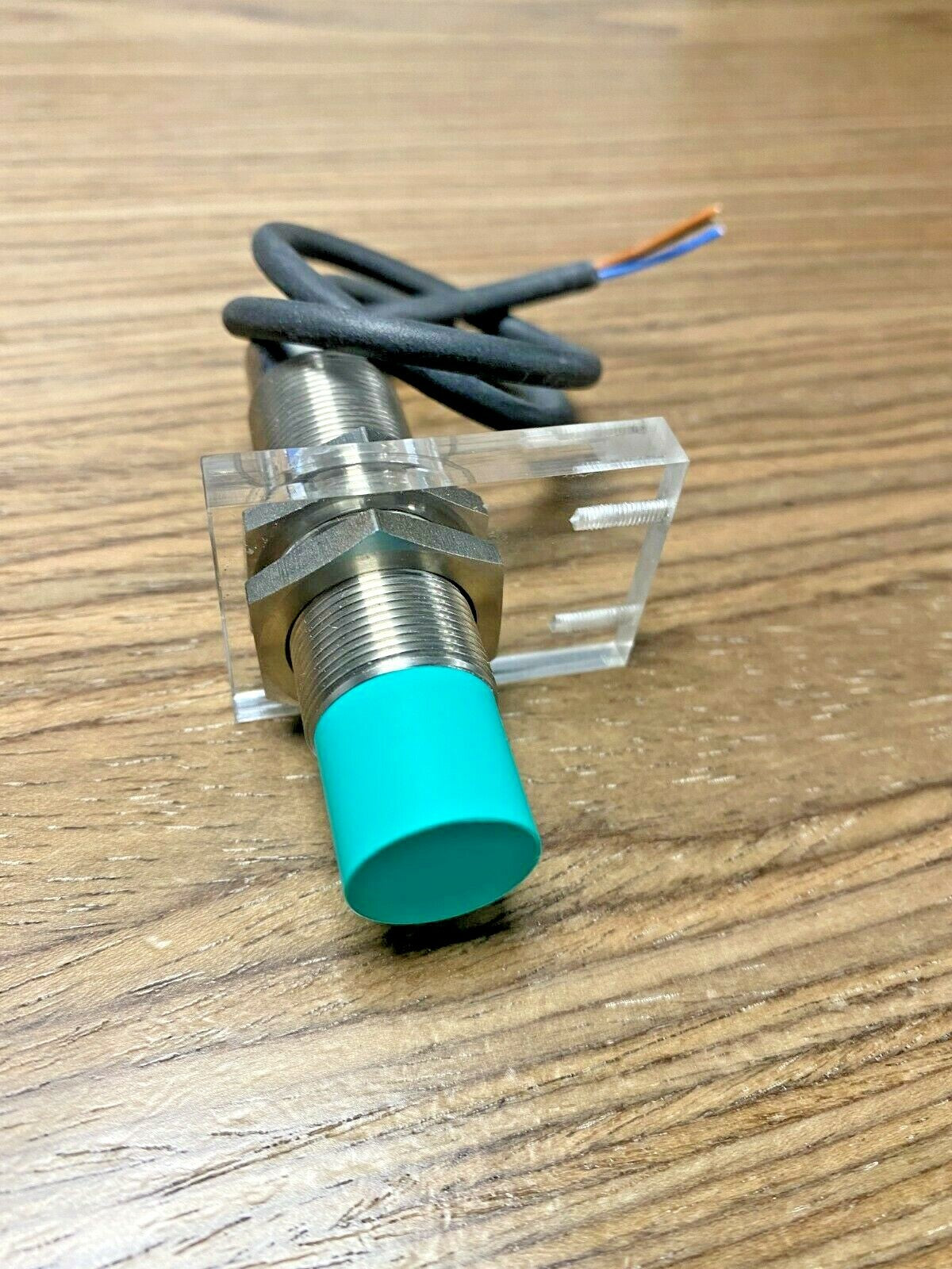Détecteur capacitif CBN15-18GS75-E2-V1 Pepperl + Fuchs 