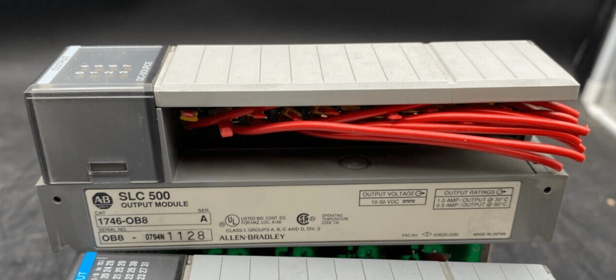 ALLEN BRADLEY SLC 500 1746 - P3+ 1746 - OB8 + 1746 - 0B16E + 7 SLOT RACK - KLR Automation