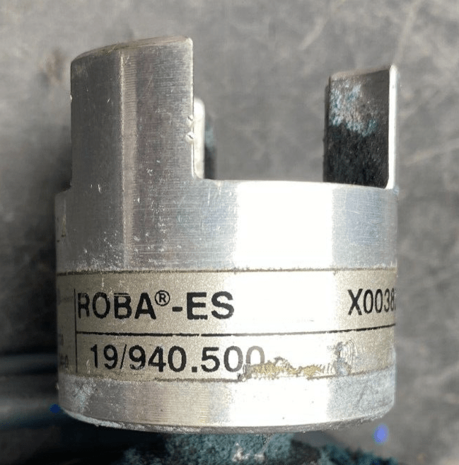WITTENSTEIN LP 070 - M01 - 10 - 111 - 000 OMRON SGMAV - 06ADA61 - 0Y MAYR ROBA - ES 19/940.500 - KLR Automation
