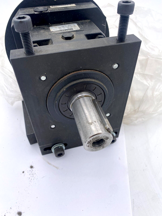 Stöber Synchron-Servomotor  441.370.01 1596936/1U 627444-001 P501SPV0050M