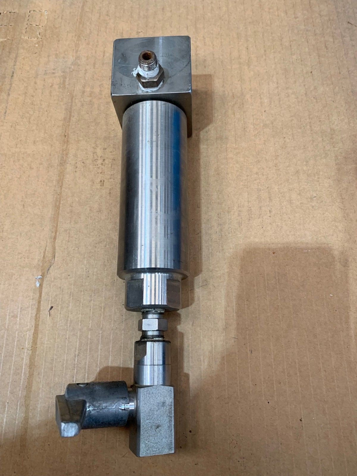 Nordson 338182A Nordson  hot melt dispenser drain valve 338182 3000Psi  207 Bar