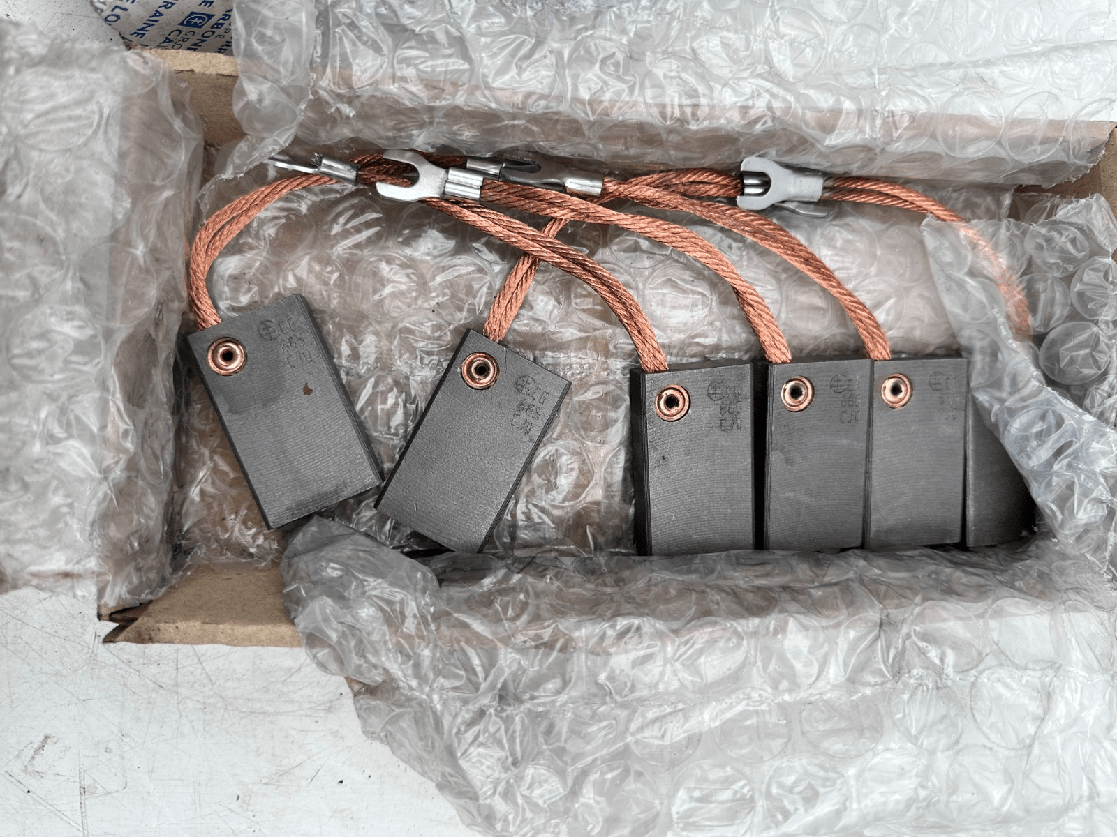 CARBONE LORRAINE CG665 CG65/35 BALAIS SIMPLE CARBONE x1pc - KLR Automation