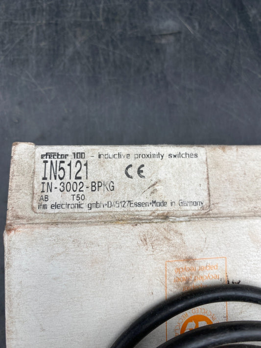 IFM IN5121 IN-3002-BPKG INDUCTIVE PROXIMITY SWITCHES