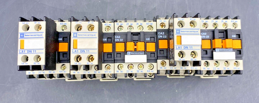 LOT DE TELEMECANIQUE 2 x CA2DN22 + 3 x CA2DN22 + LA1DN11 CONTACTEUR RELAIS