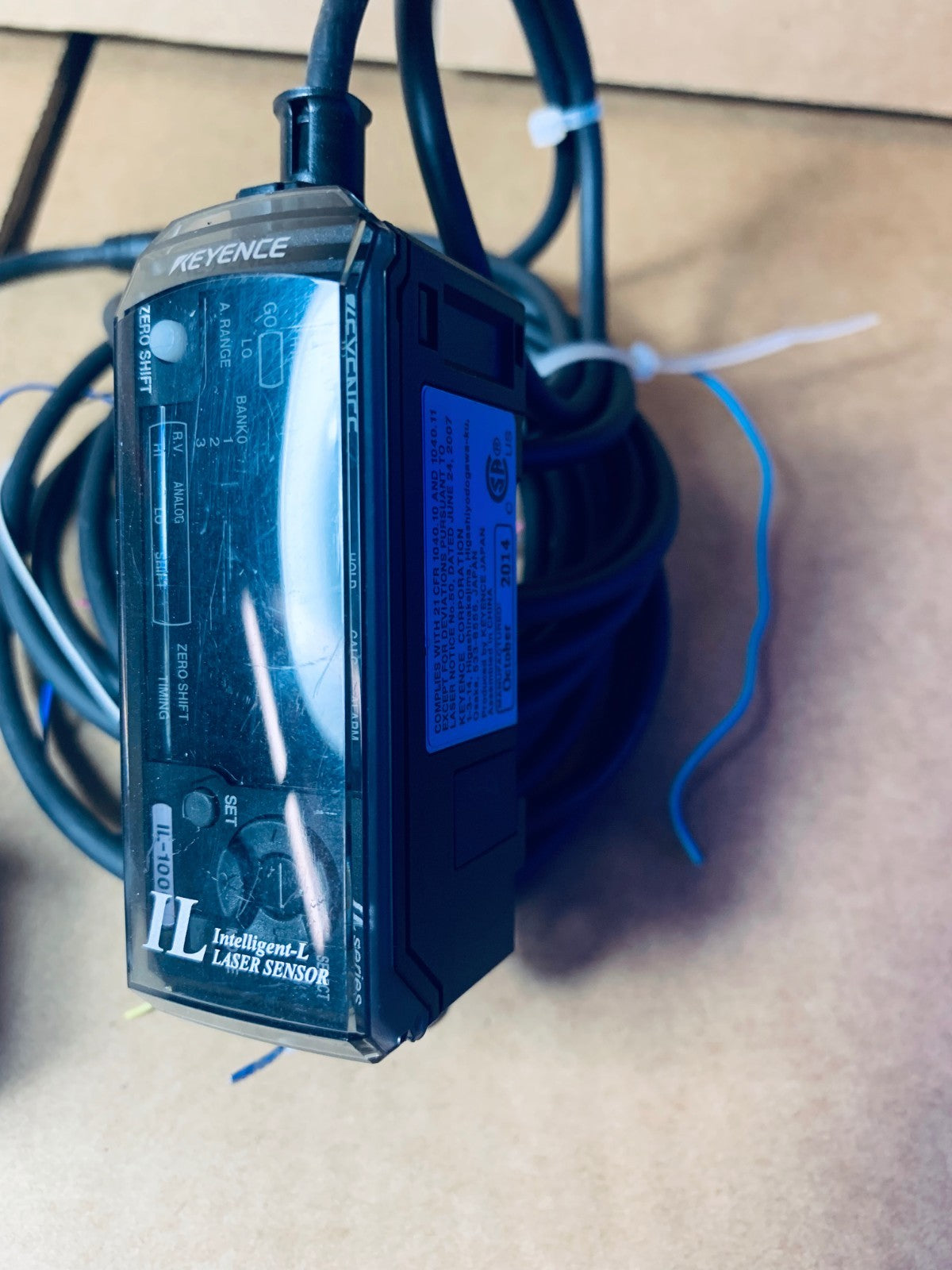 Keyence IL-1050 Sensor Intelligent-L Laser Sensor + IL-600 Sensor Head
