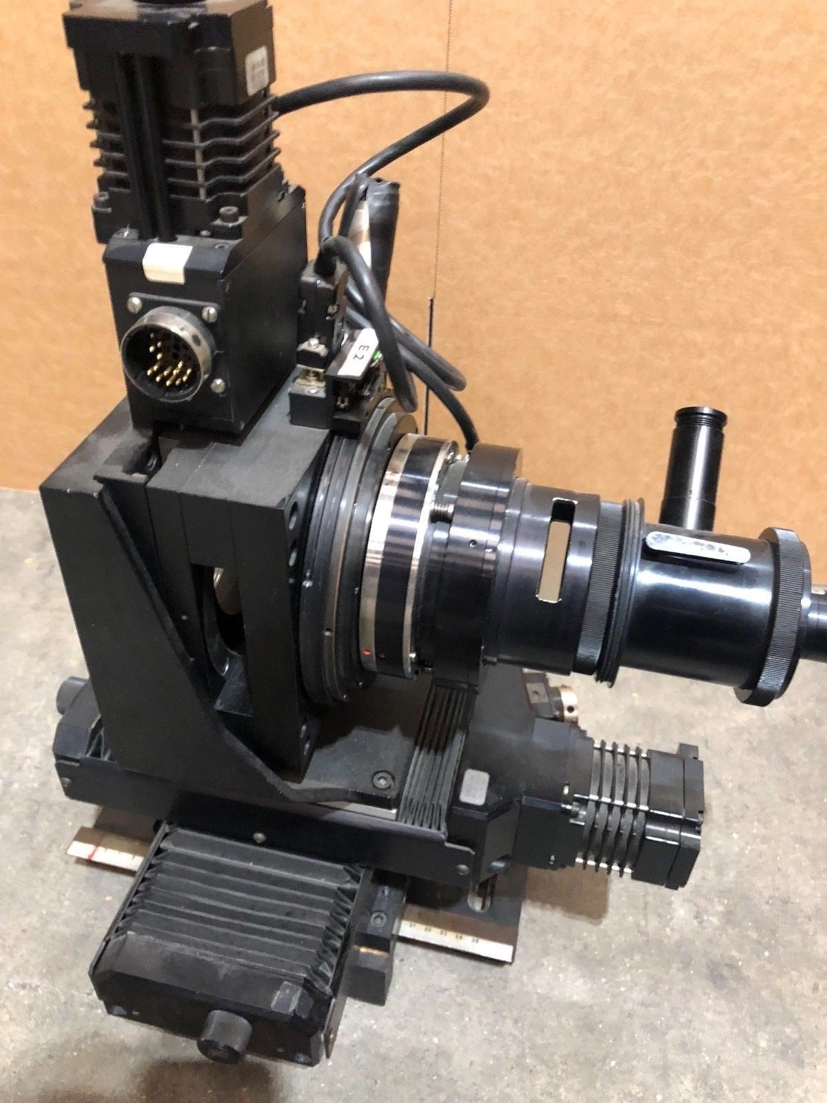Tour optic EALING ELECTRO - OPTICS EEO outil provenant de chez Kinoptik Paris - KLR Automation