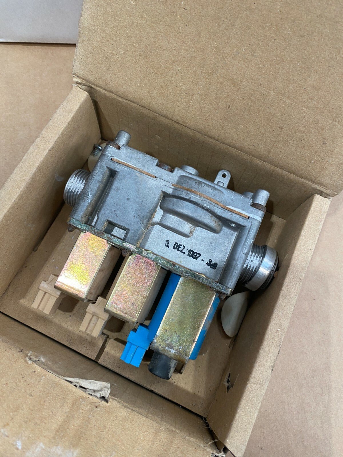 Boîtier gaz nat vis naturel 23KW Réf. Boîtier gaz naturel 23KW Réf. 87470 Bosch - KLR Automation
