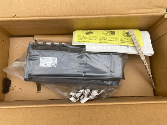 YASKAWA SGMAV-10A3A6C 0G0409-7-3 1000W 200V 7.4A 3.18NM 3000/MIN SERVO MOTOR