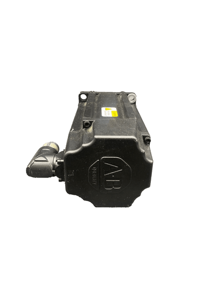 ALLEN BRADLEY VPL - B1153F - PJ12AA SERIE A 3 PHASE 5000 RPM AC SERVO MOTOR KINETIX - KLR Automation