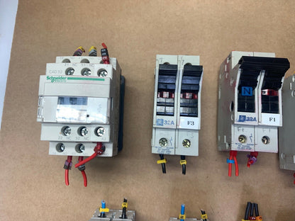Lot de 12 pc x TELEMECANIQUE ...CAD32 + GV2ME07 +C60N + GK1 Contactor - KLR Automation