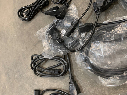Lot environ 20 cable Rallonge d'alimentation C14 / C13 APC Onduleur Serveur - KLR Automation