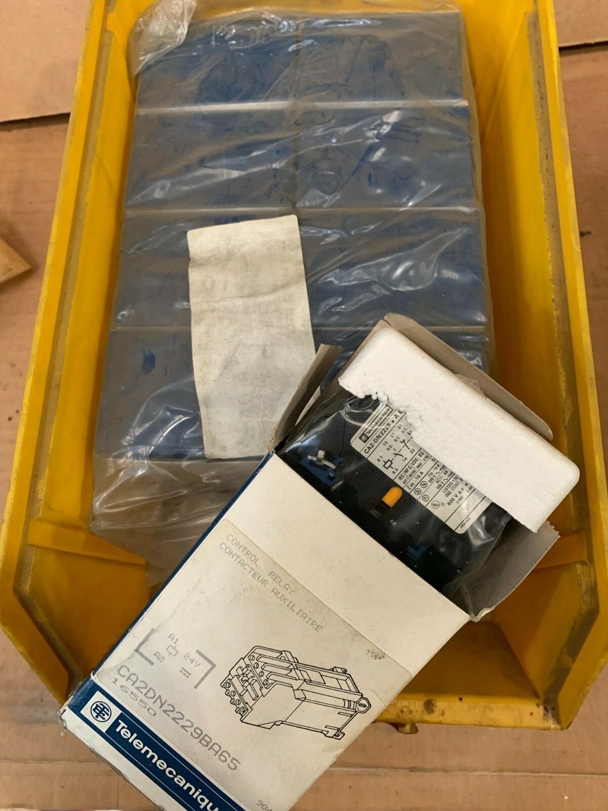 TELEMECANIQUE CONTROL RELAY 24V DC PART NO. CA2-DN2229 .A 65, CA2DN2229BA65
