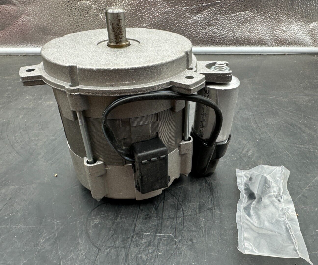 VIESSMANN CUENOD 7823381 ACC EB 95C35/2 MOTEUR DE SOUFFLERIE 95W