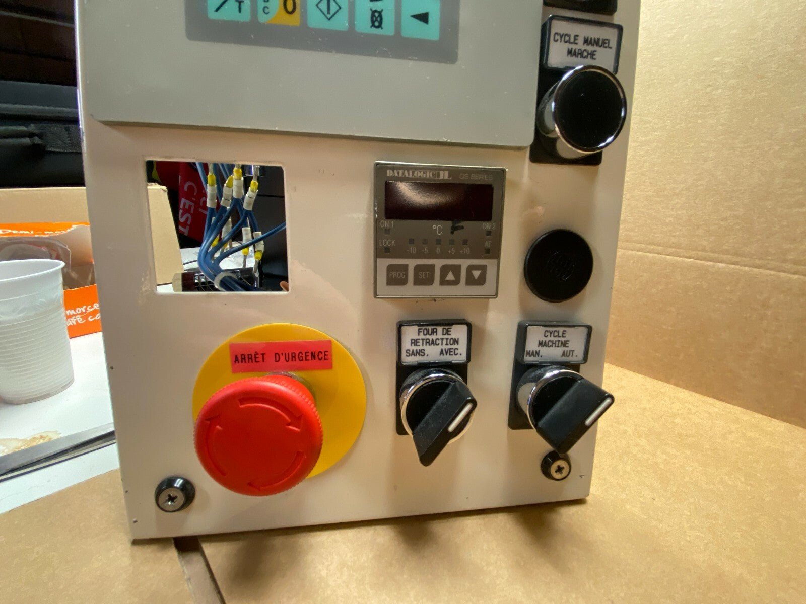 ESA VT-420L VT420L VT420L1SF000 HMI PANEL Operator