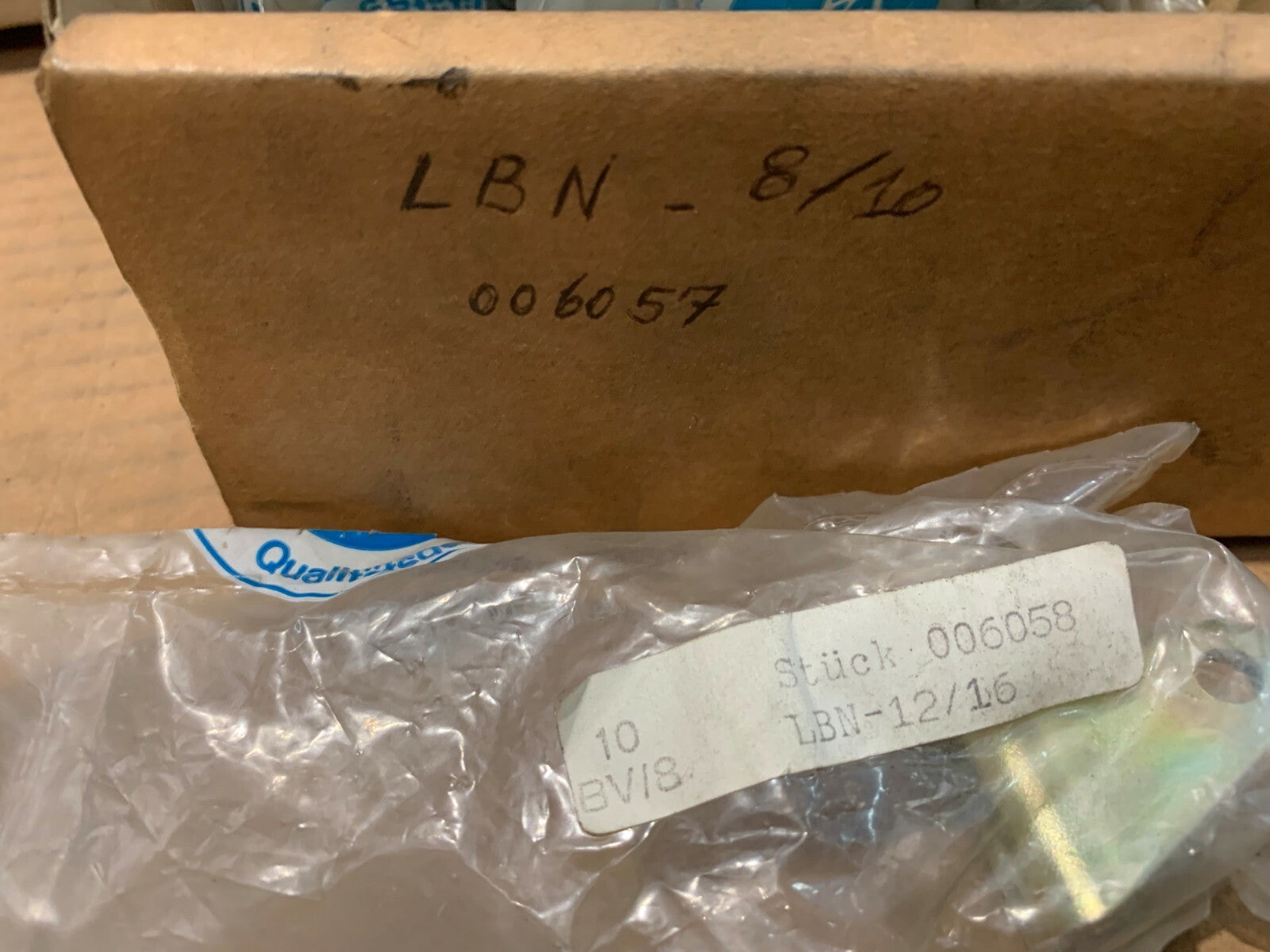  Old Stock New  environ 30pc x  FESTO 6058 chape de pied LBN-12/16  