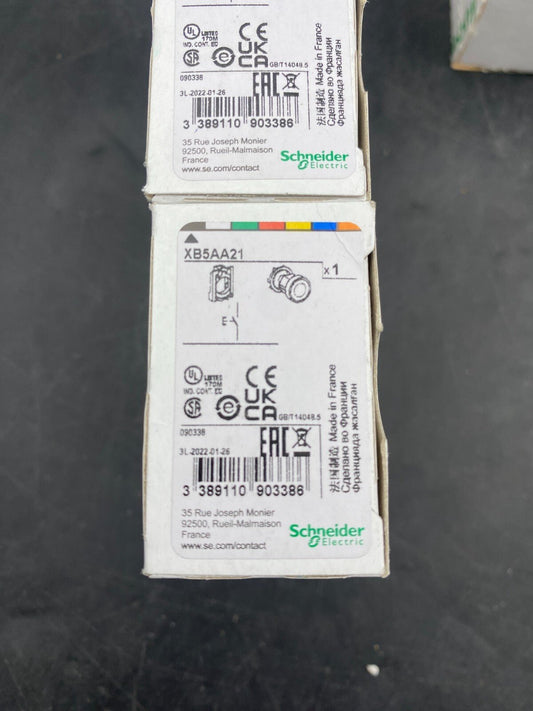 SET OF 13 SCHNEIDER ELECTRIC PUSHBUTTON SWITCH XB5AA21 ZB4 BV013 XB4BA51 XB4BD33 - KLR Automation