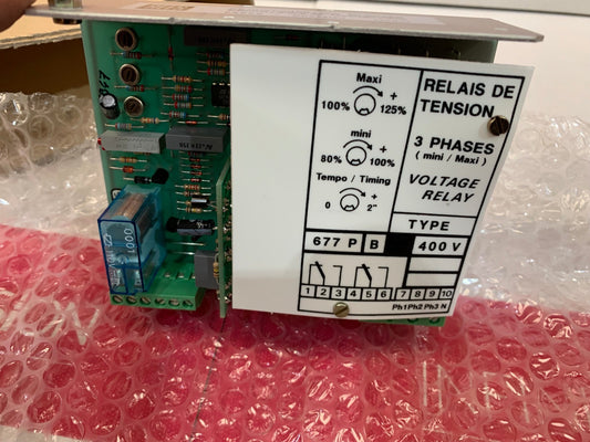 Old Stock AEES Relais de tension 3 phases Type  677 P B 400V