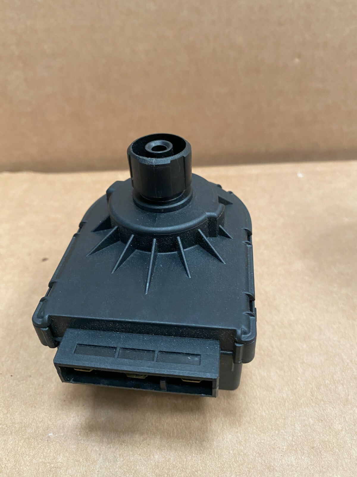 1pc x Moteur vanne 3 voies Saunier Duval 105901 - KLR Automation