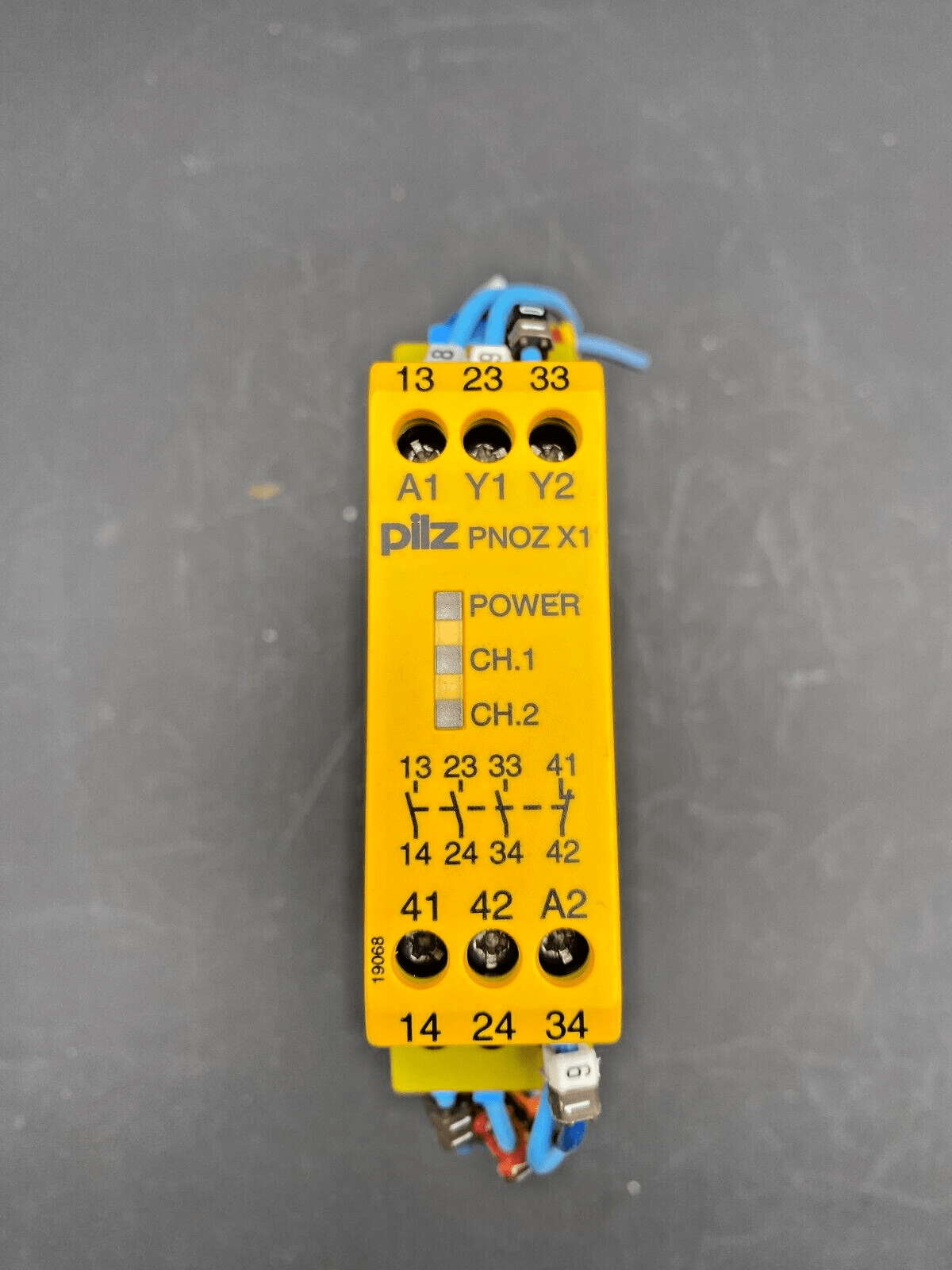 1pc x PILZ PNOZ X1 SAFETY RELAY - KLR Automation