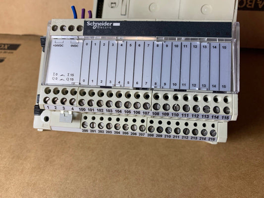 2 x Telemecanique Schneider ABE7H16R21 Interface Entrées Sorties Logiques - KLR Automation