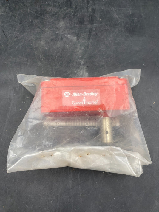 NEW ALLEN-BRADLEY GUARDMASTER ROTACAM SAFETY SWITCH