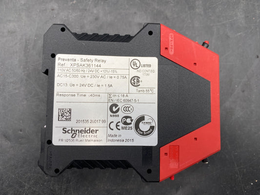 TELEMECANIQUE XPS-AK XPSAK361144 110VAC RELAIS DE SECURITE x1pc