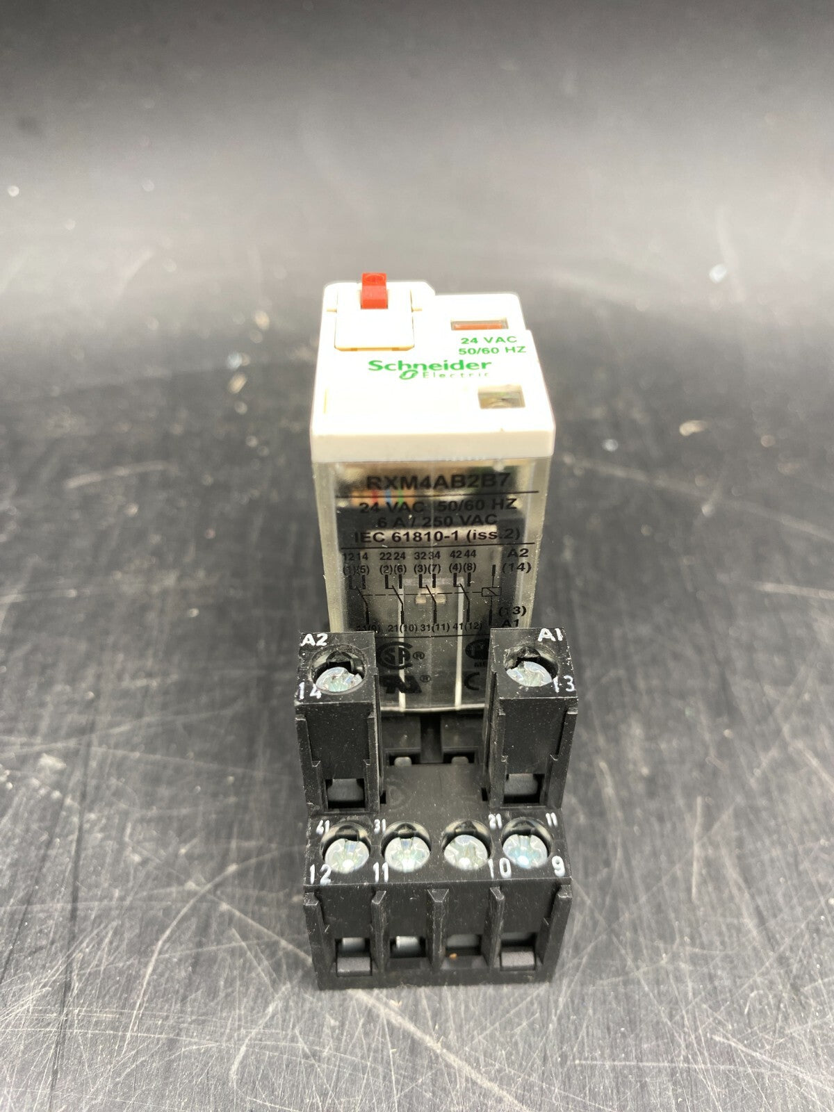 SET OF RELAY AND SOCKET RXM4AB2B7PVM PT570524 RXM4AB2B7 RXM4AB2JD RXM4AB2ED 27pc