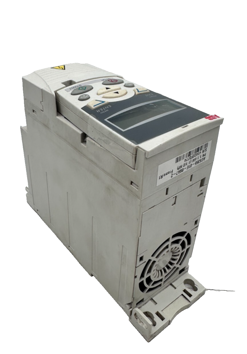 ABB ACS355-01E-06A7-2 UL TYPE 1 MUL1 OPTION 1.1kW FREQUENCY CONVERTER + ACS-CP-C