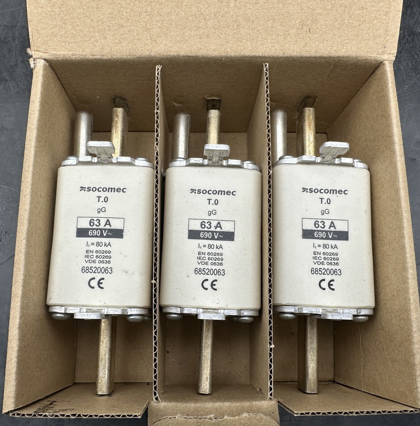 SOCOMEC 68520063 TAILLE 0 63A FUSIBLES HPC x3pc