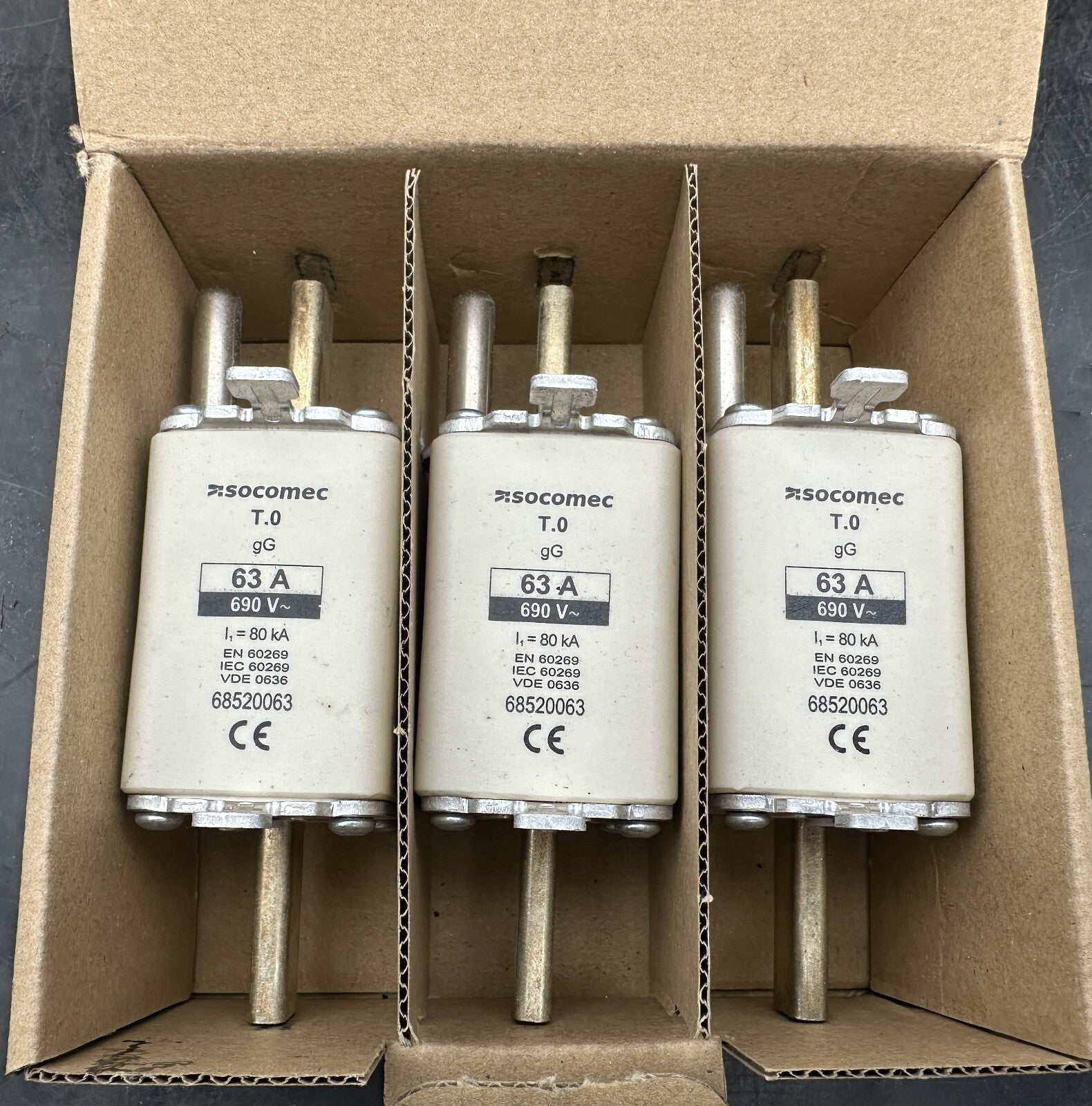 SOCOMEC 68520063 TAILLE 0 63A FUSIBLES HPC x3pc