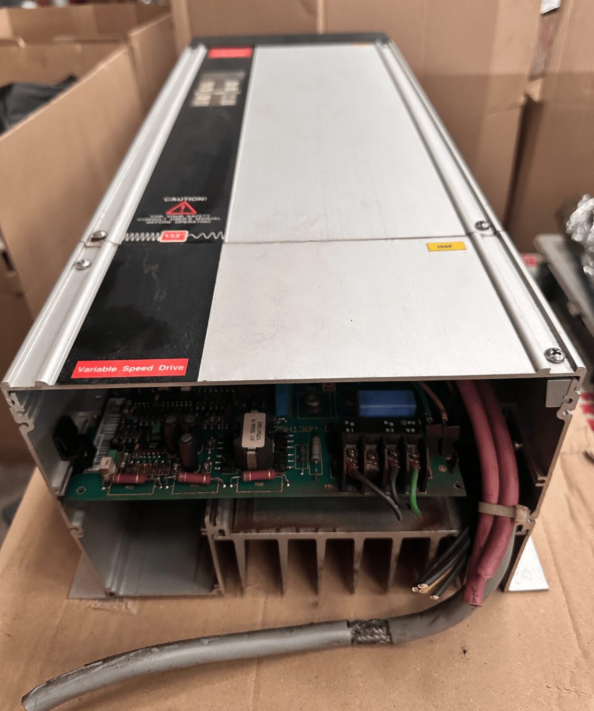DANFOSS VLT TYPE 3008 175H7268 380 - 415V VARIABLE SPEED DRIVE + VLT BRAKE MODULE - KLR Automation