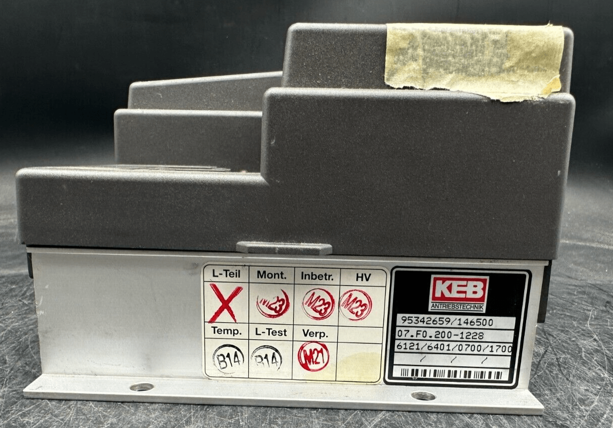 KEB 07.F0.200 - 1228 95342659/146500 1PH 200/240V 1.8kVA 4.5A 750W CONVERTISSEUR - KLR Automation