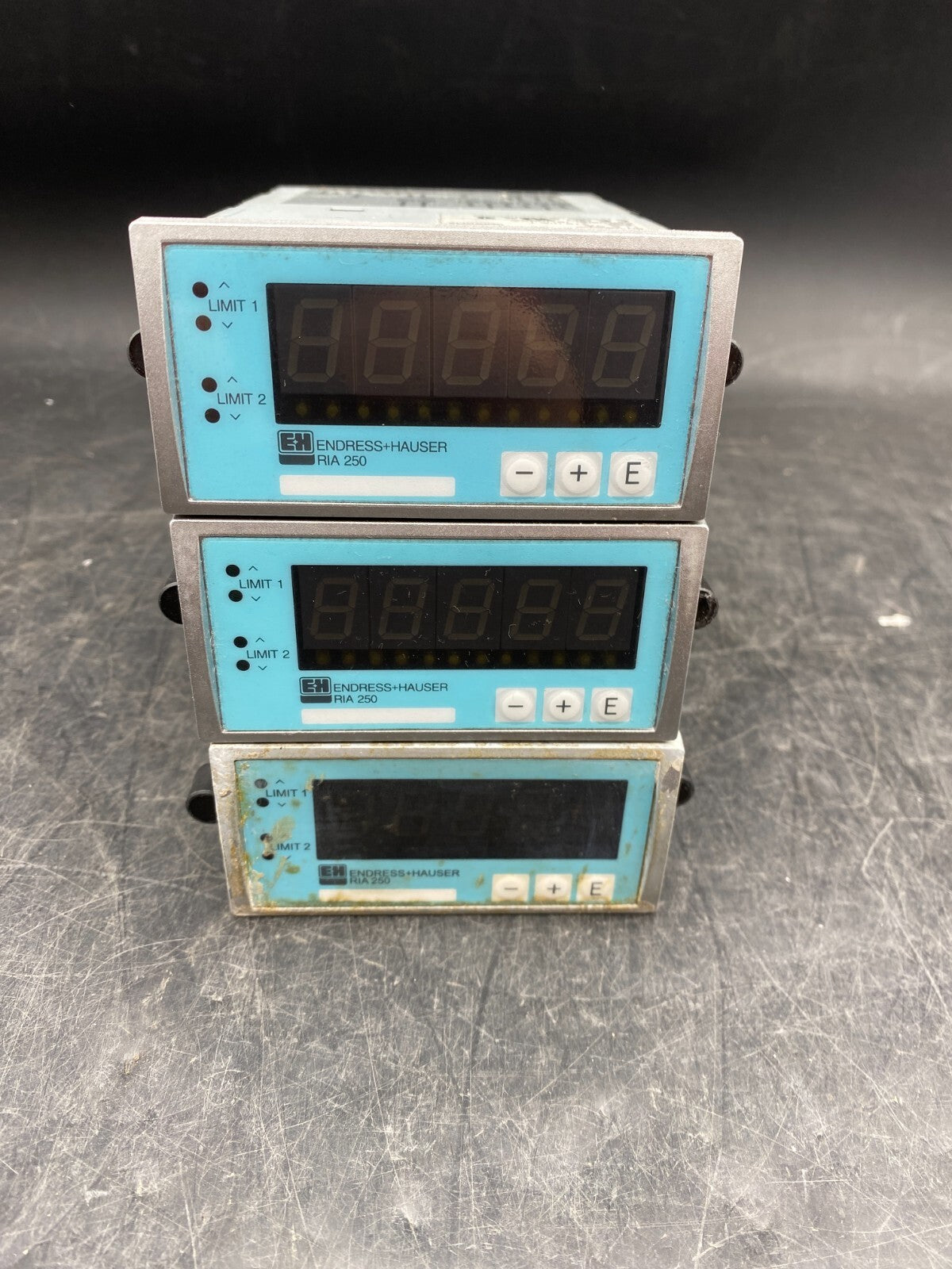 ENDRESS+HAUSER RIA 250 RIA250-A11G21 90-253V PROCESS CONTROLLER x3pc