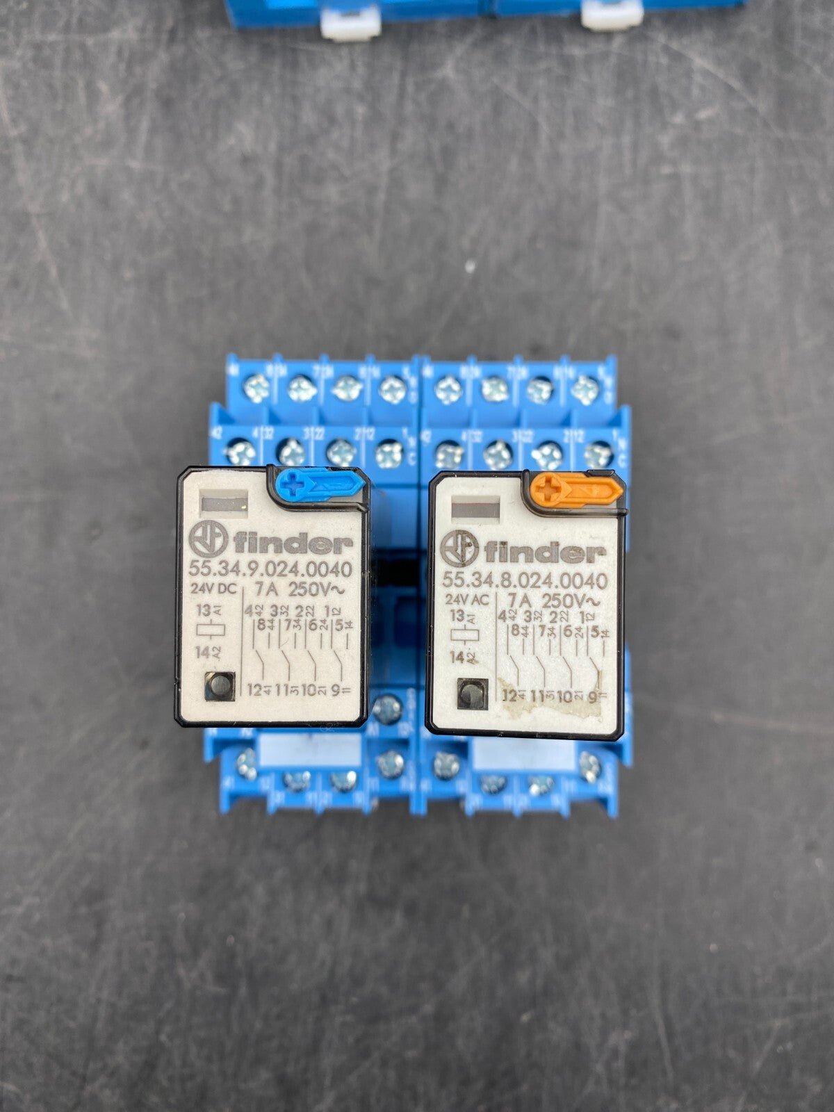 SET OF RELAY + SUPPORT 533490240040 + 465280240040 + 563490480040 + 9902902499 - KLR Automation
