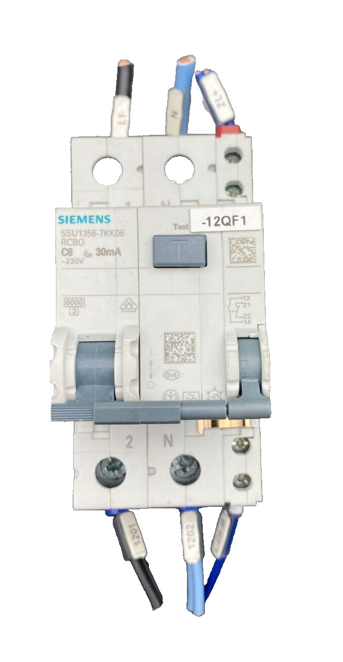 SIEMENS 5SU1356-7KK06 C6 30mA CIRCUIT BREAKER x2pc