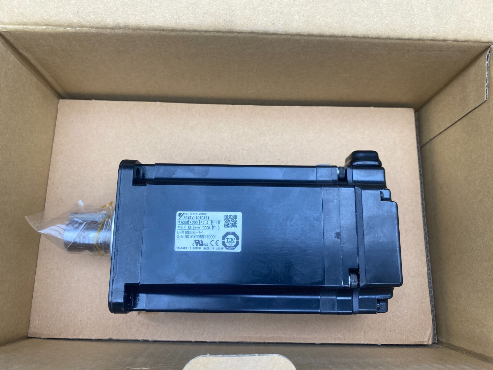 YASKAWA SGMAV-10ADA61 0G0380-7-1 1000W 200V 7.4A  3.18 NM 3000/MIN SERVO MOTOR