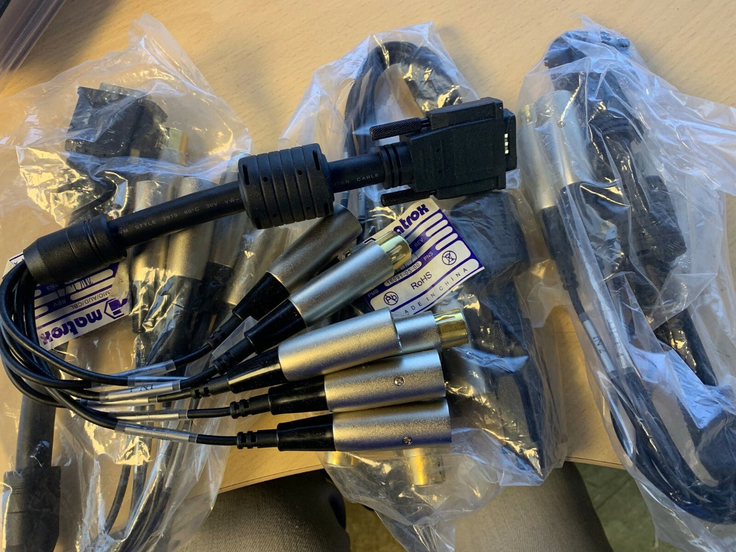 Lot de 4 x New Matrox XMIO audio breakout cable XMIO/AUD/CBL 16091 - 05 - 00 - KLR Automation