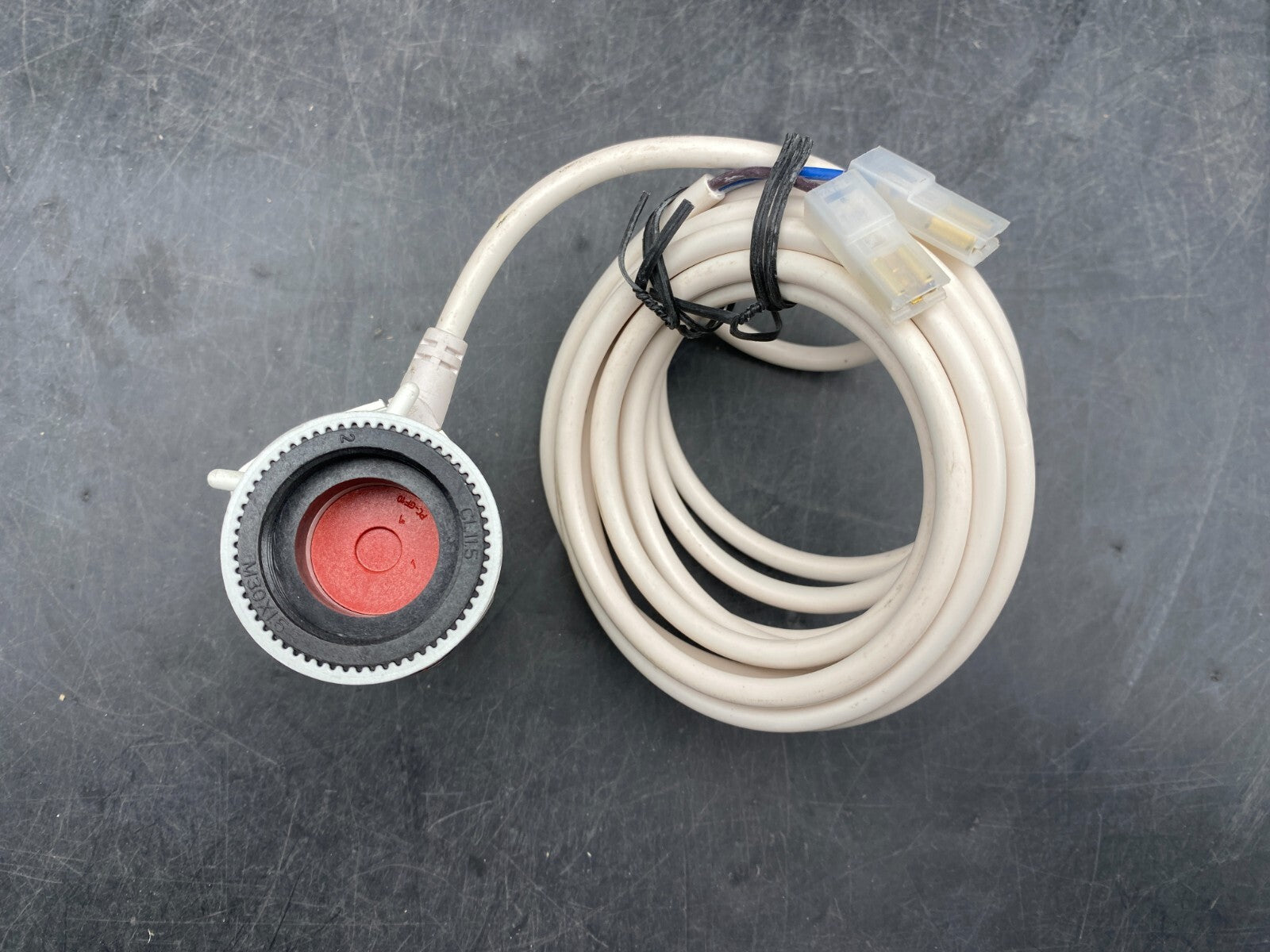 32PC X Honeywell MT4-230-ZW Thermal Actuator