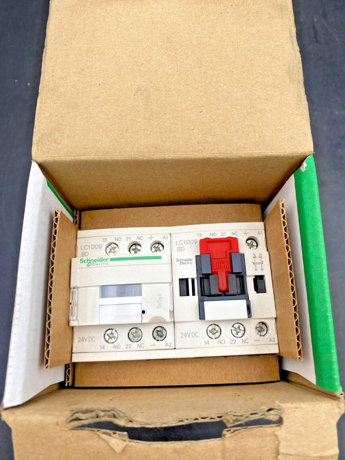 SCHNEIDER ELECTRIC LC2D09BDV REVERSING CONTACTOR