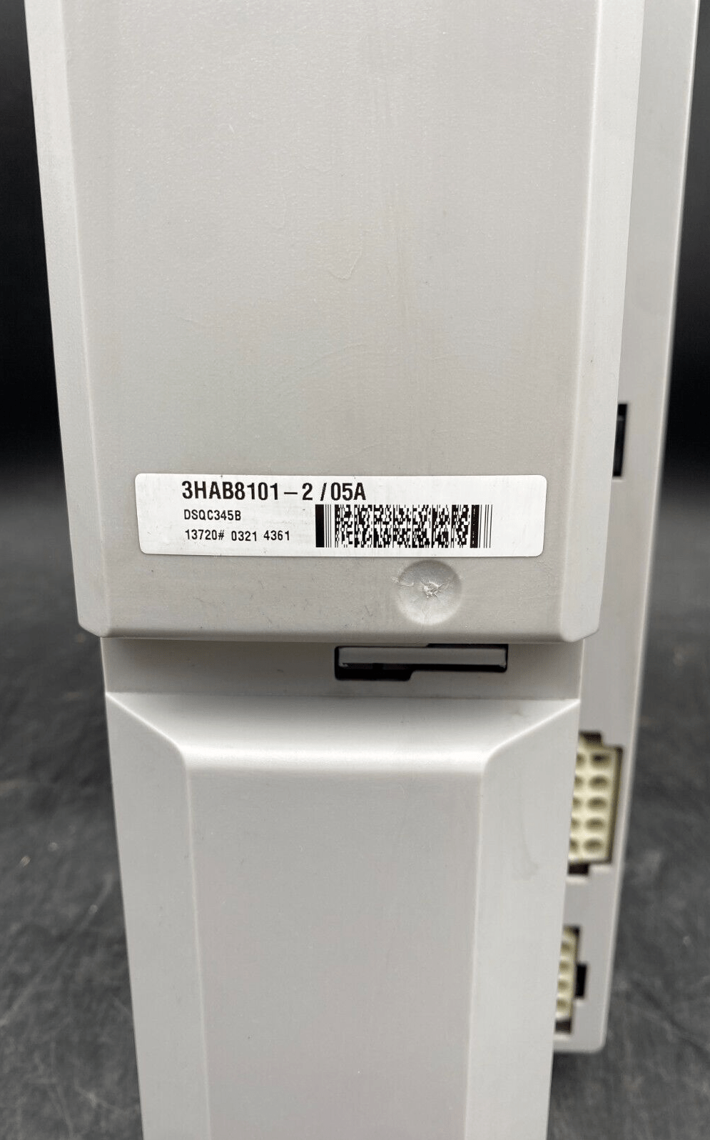 ABB DSQC345B 3HAB8101 - 2/05A SERVOREGULATEUR - KLR Automation