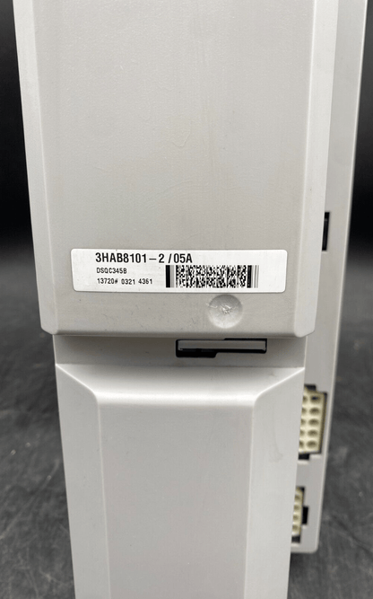 ABB DSQC345B 3HAB8101 - 2/05A SERVOREGULATEUR - KLR Automation