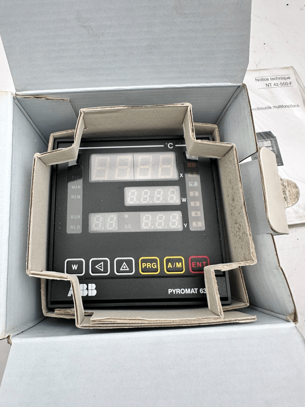 ABB AUTOMATION Y.PYR.635.3310 PYROMAT 635 REGULATEUR MONOBOUCLE MULTIFONCTIONS - KLR Automation