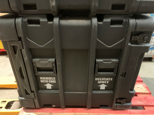 1 SKB Cases Deep Roto Molded Deep Rack Case etanche militaire .see photo - KLR Automation