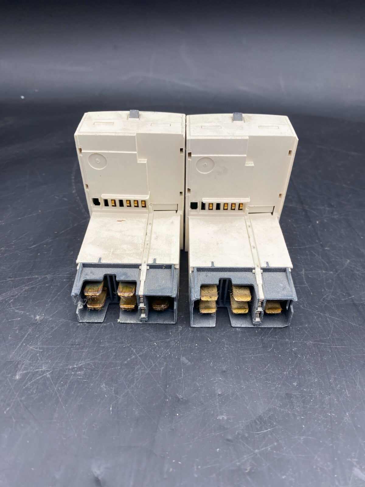 1pc x SCHNEIDER ELECTRIC LUCA32ES - KLR Automation